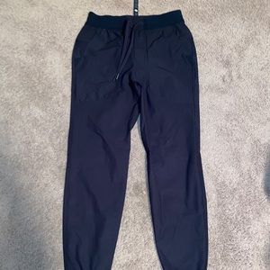 Lululemon joggers size S.